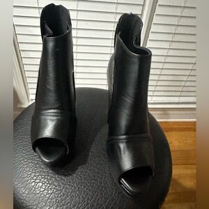 Elegant Black Women's Peep-Toe Ankle Boots By TinsTree 🖤 Size 9